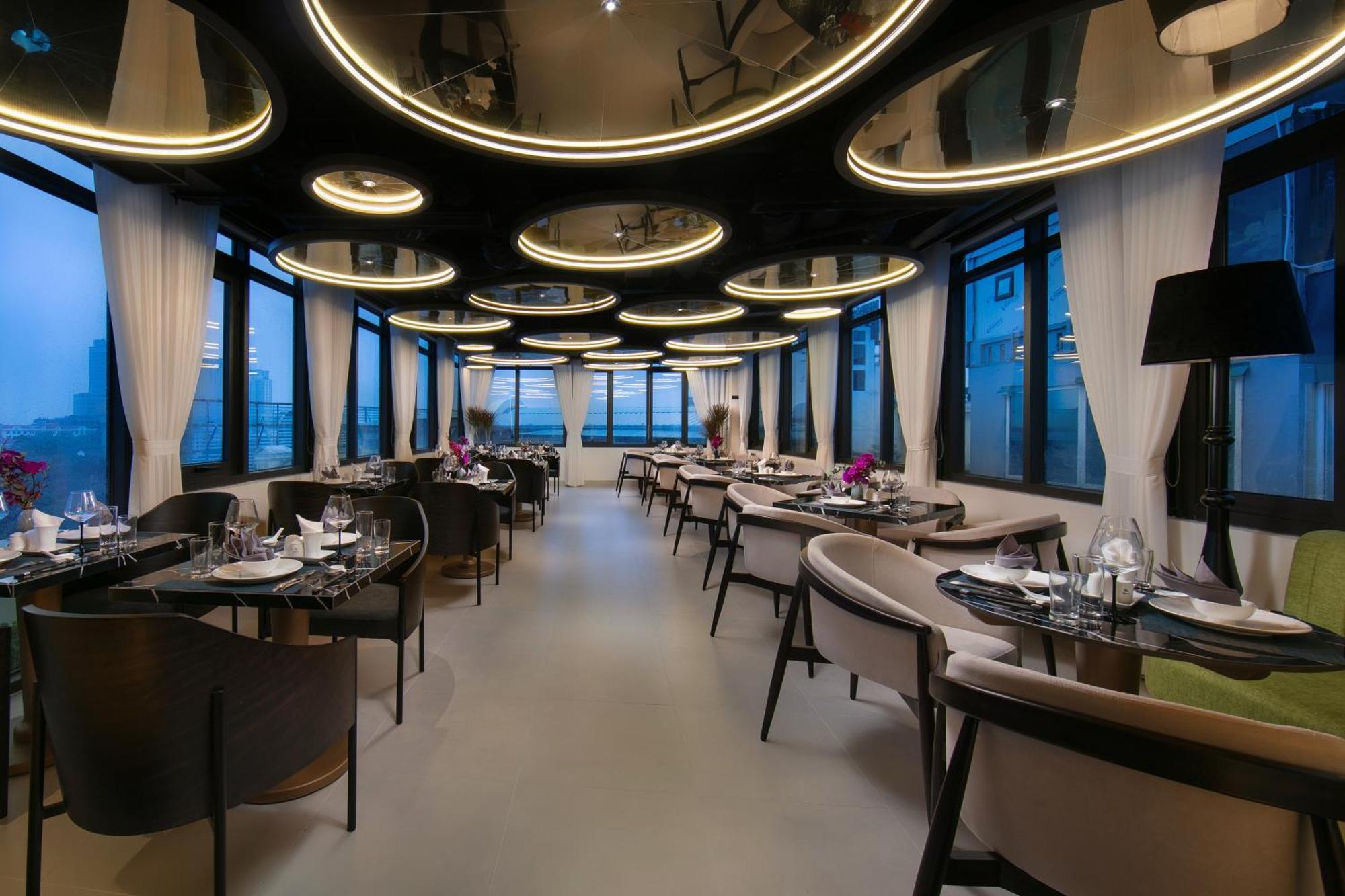 Le Premier Hotel & Rooftop Bar ฮานอย ภายนอก รูปภาพ