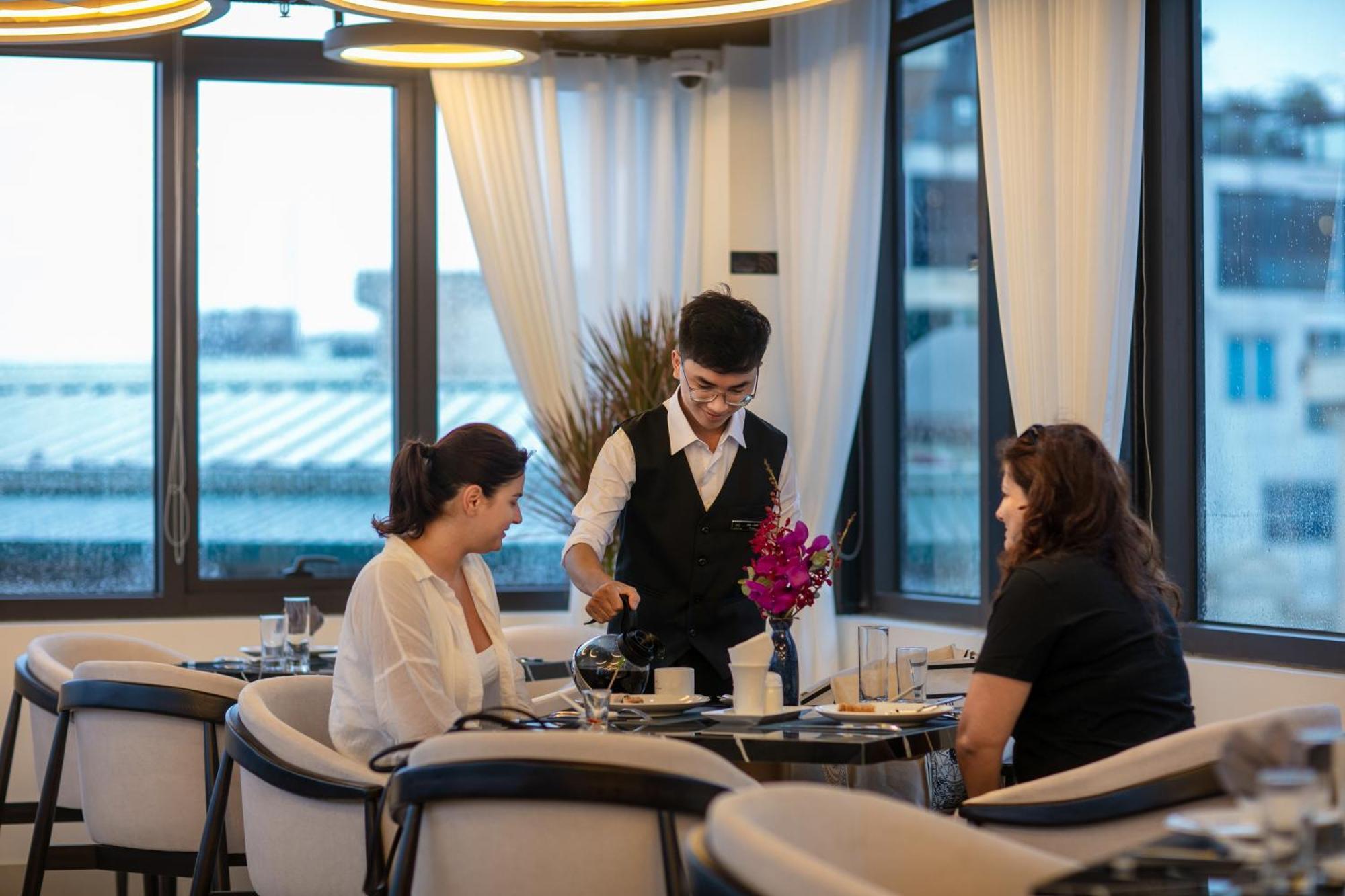 Le Premier Hotel & Rooftop Bar ฮานอย ภายนอก รูปภาพ