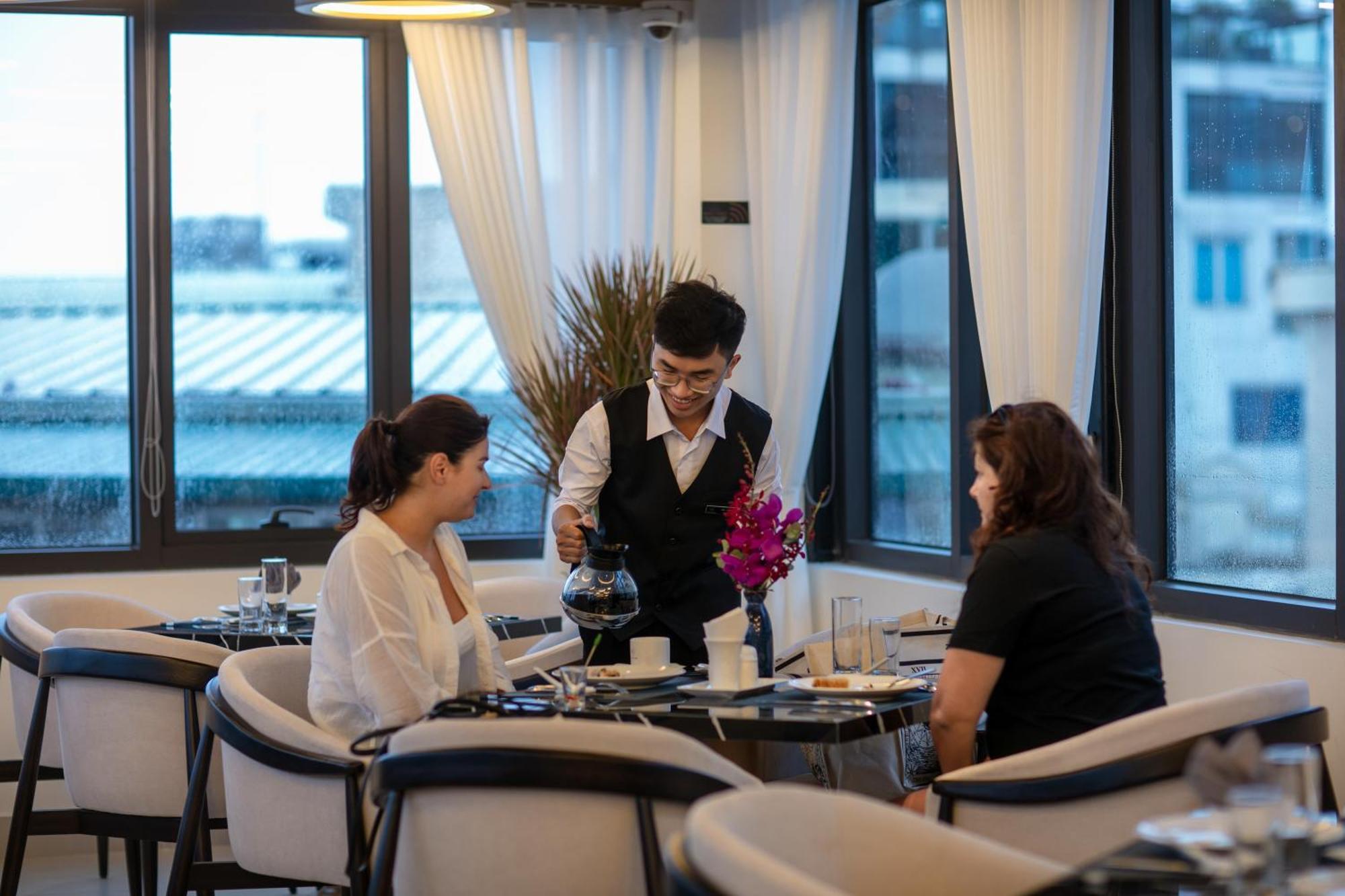 Le Premier Hotel & Rooftop Bar ฮานอย ภายนอก รูปภาพ