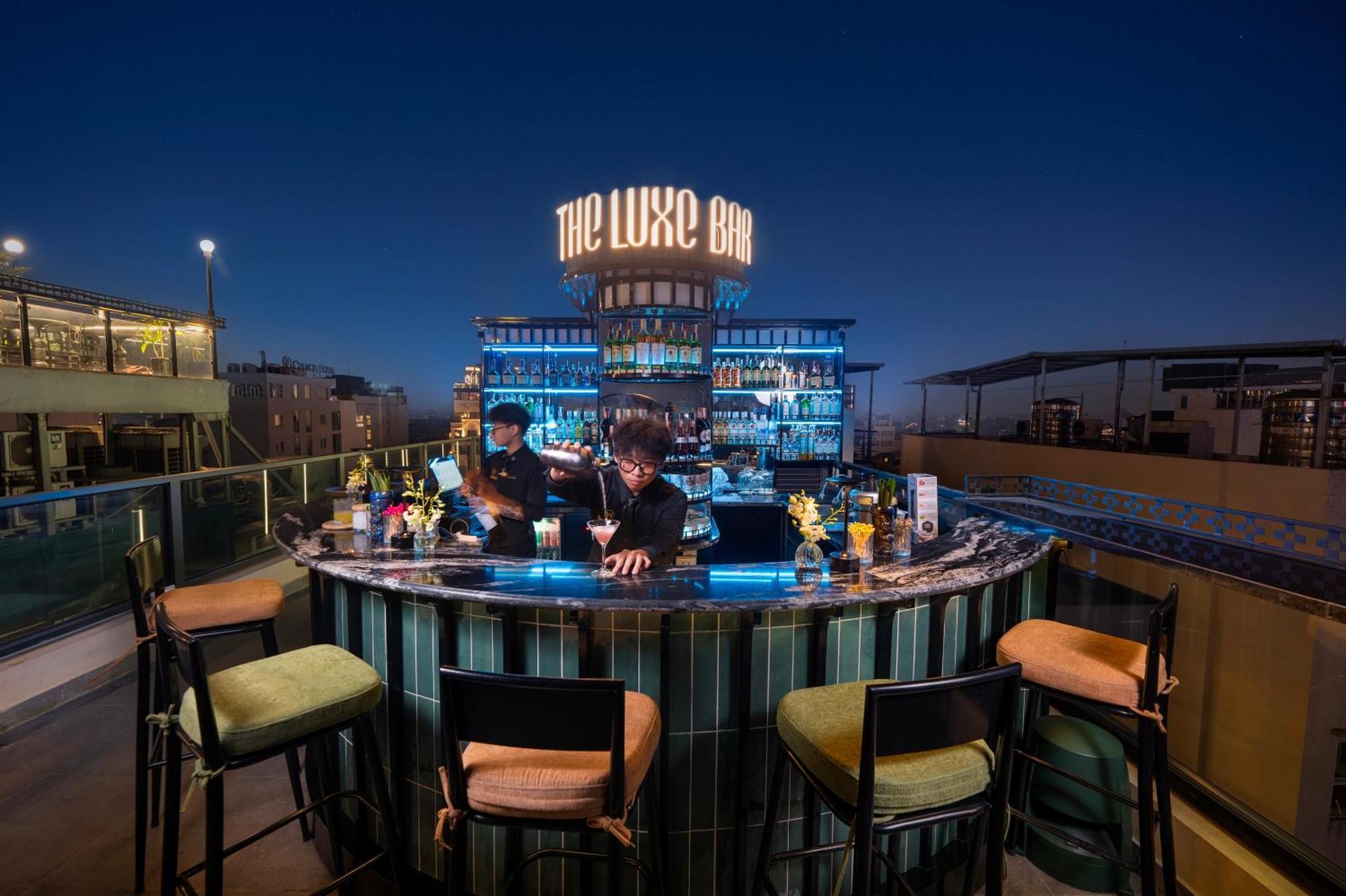 Le Premier Hotel & Rooftop Bar ฮานอย ภายนอก รูปภาพ