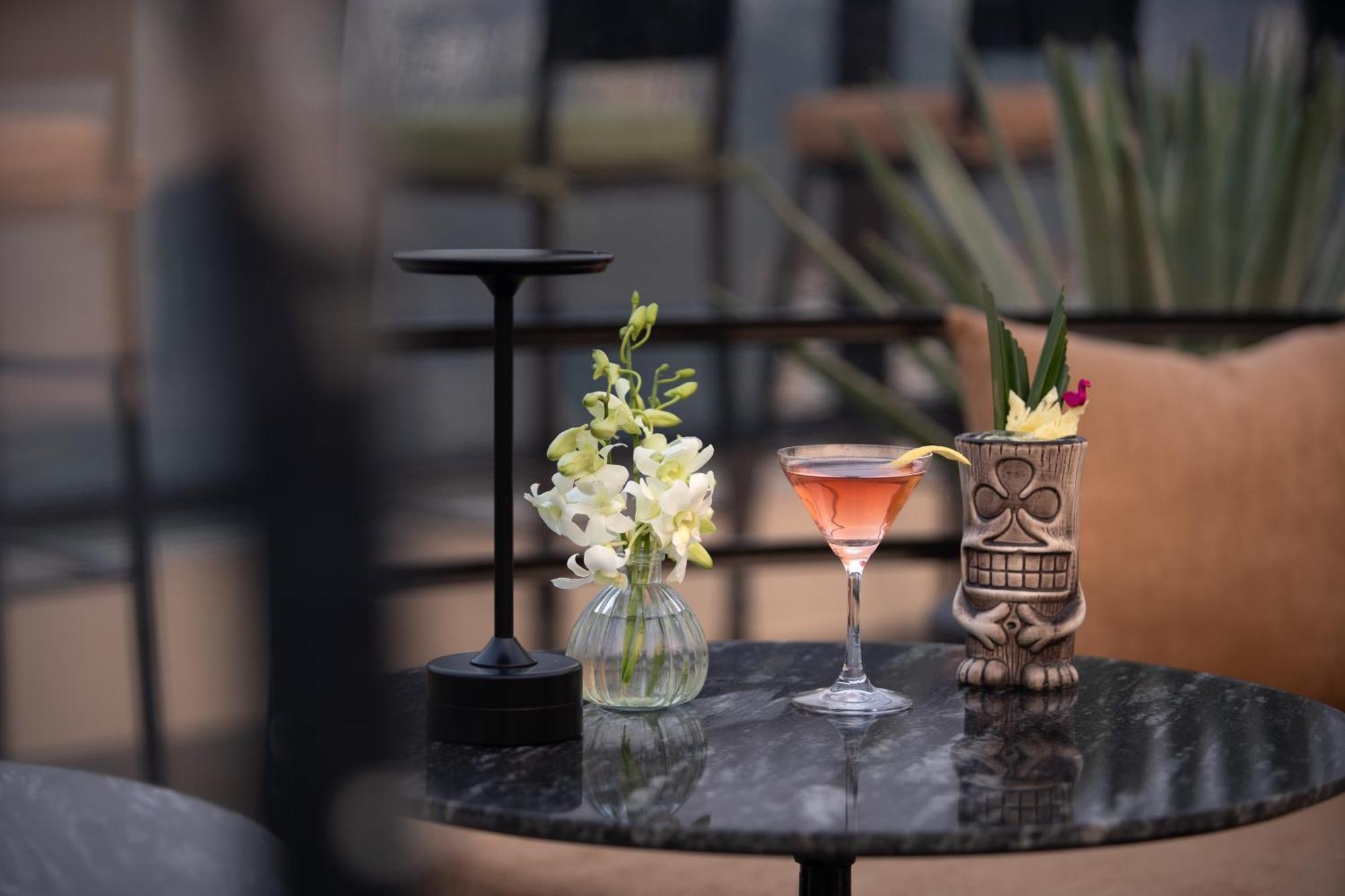 Le Premier Hotel & Rooftop Bar ฮานอย ภายนอก รูปภาพ